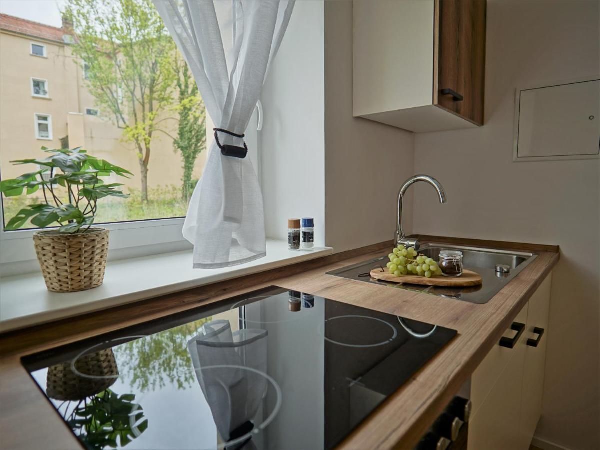 Appartement "Hogulu" Brandenburg, Balkon, Neustadt, Kueche, Wassernaehe - Parkplatz Inklusive à Brandenburg  Extérieur photo