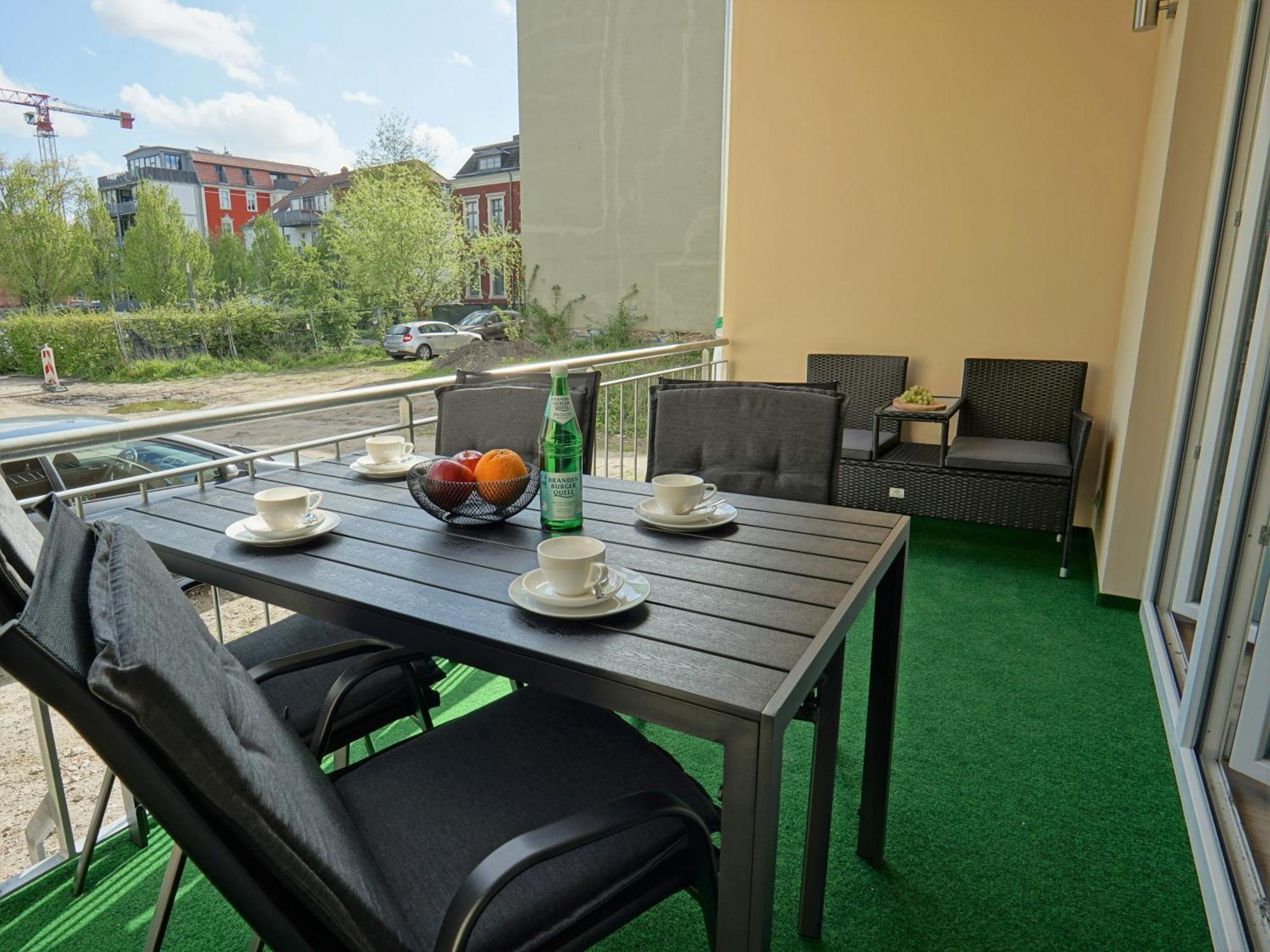 Appartement "Hogulu" Brandenburg, Balkon, Neustadt, Kueche, Wassernaehe - Parkplatz Inklusive à Brandenburg  Chambre photo